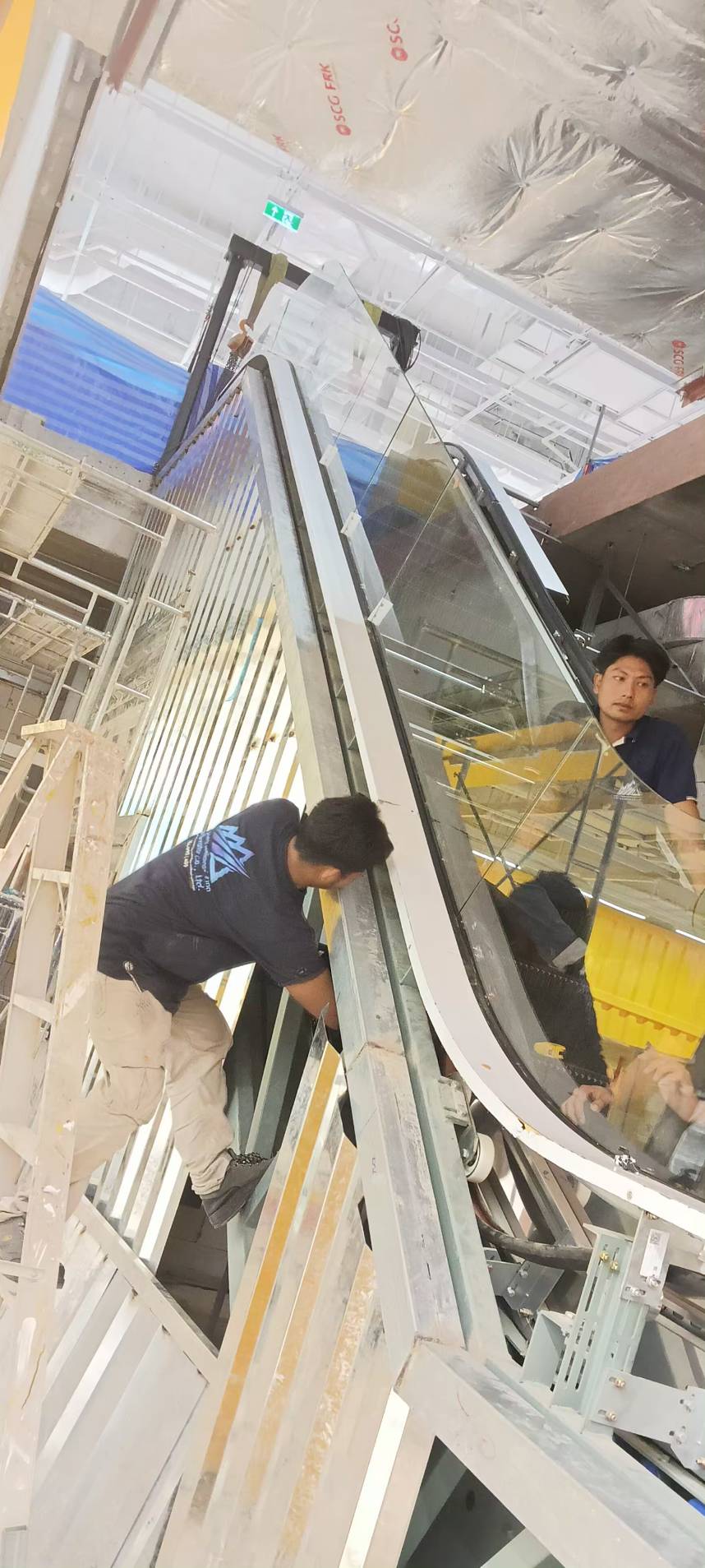 ESCALATOR 8